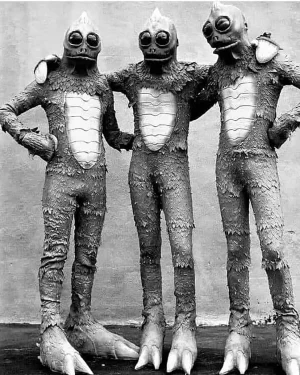 Vintage Aliens Iron On Transfer #5